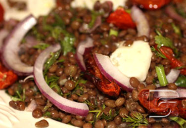 Чечевица с вялеными томатами